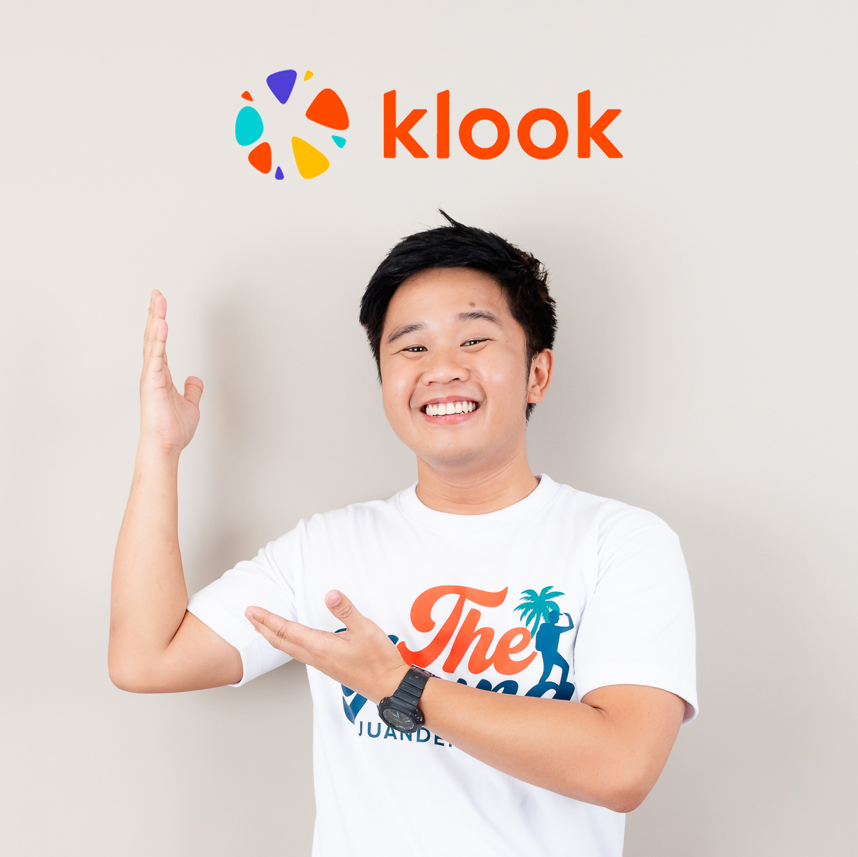 The young juanderer with klook logo